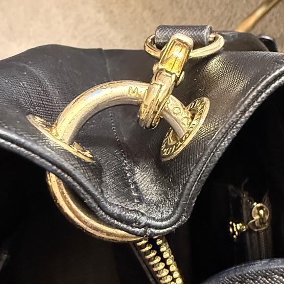 Metrocity medium saffiano top handle 2 way bag. Top handle and should strap. - Picture 7 of 8